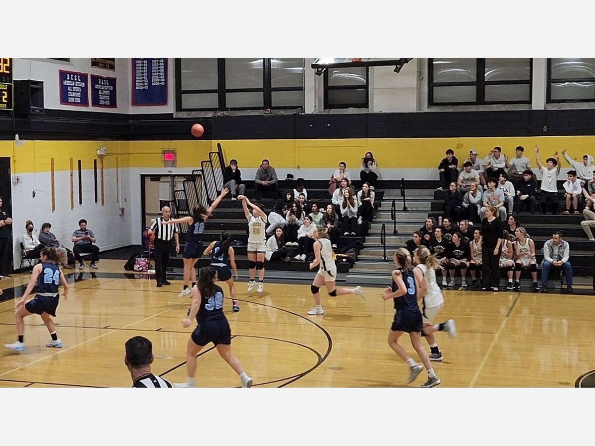River Dell Varsity Girls Basketball Team hold off Wayne Valley 54-44 for 10th straight win