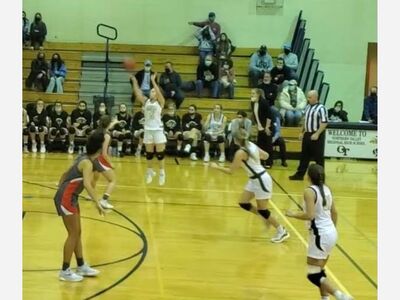 River Dell varsity girls basketball team bounces back from first loss with a dominant win over Mahwah