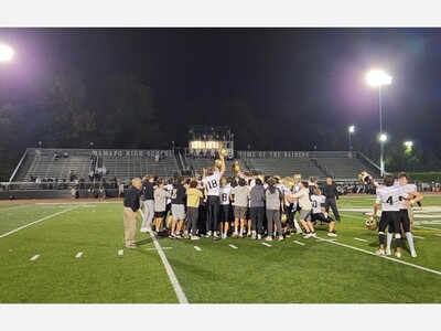 River Dell Golden Hawks Varsity Football Team pulls off a stunning fourth-quarter comeback, shocks Ramapo 28-27