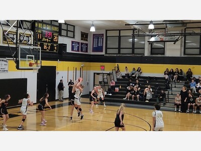 River Dell Varsity Girls Basketball Team rolls past Westwood for a third straight win