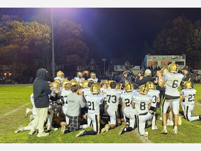 River Dell Golden Hawks varsity football team wraps up the 2023 season on a high note with a 34-27 road win at Teaneck