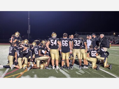 River Dell Golden Hawks Varsity Football Team extends winning streak to four with a commanding victory over Bergenfield