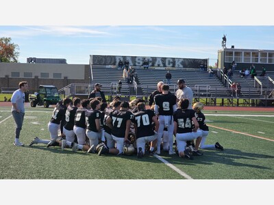River Dell Golden Hawks Freshman Football Team Holds Off Pascack Valley to Stay Unbeaten