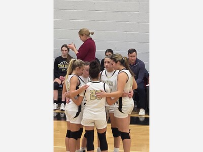 River Dell Varsity Girls Basketball Team winning streak snapped in loss to Mahwah