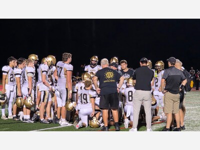 River Dell Golden Hawks Varsity Football Team displays resilient effort in ‘Bird Bowl’ loss to Westwood